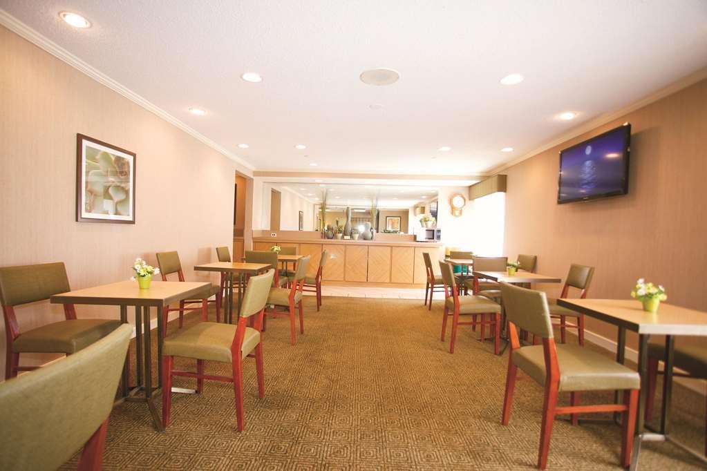 Americinn By Wyndham Glendale Milwaukee Whitefish Bay Номер фото