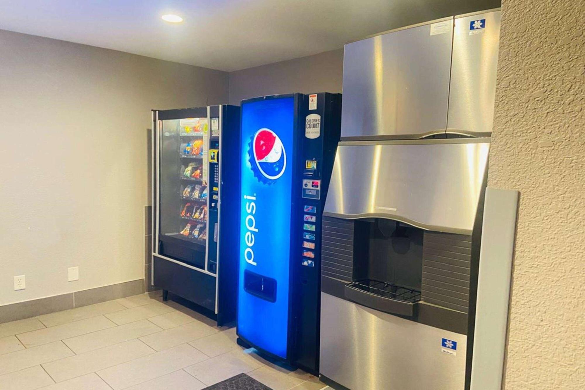 Americinn By Wyndham Glendale Milwaukee Whitefish Bay Экстерьер фото