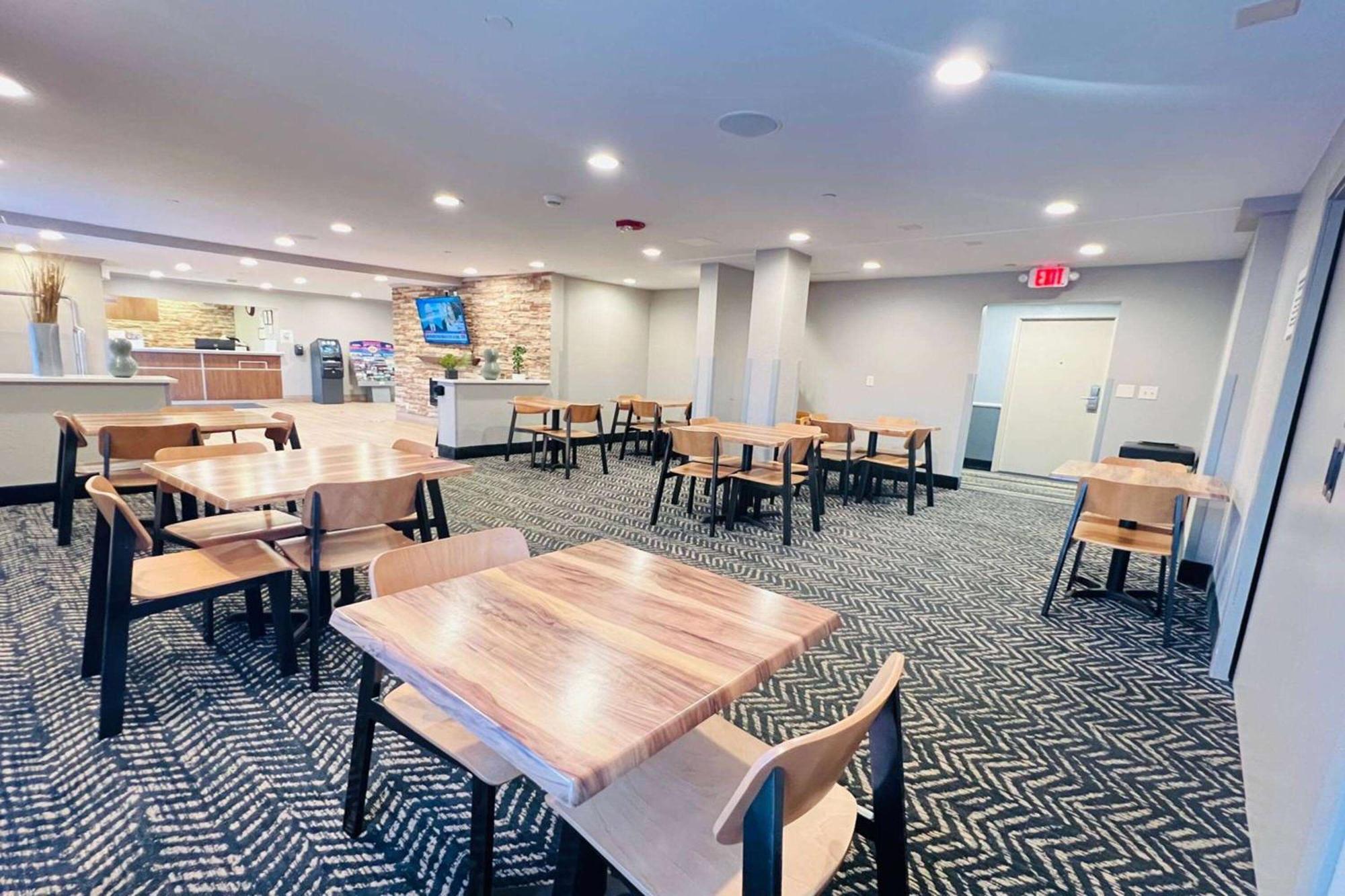 Americinn By Wyndham Glendale Milwaukee Whitefish Bay Экстерьер фото
