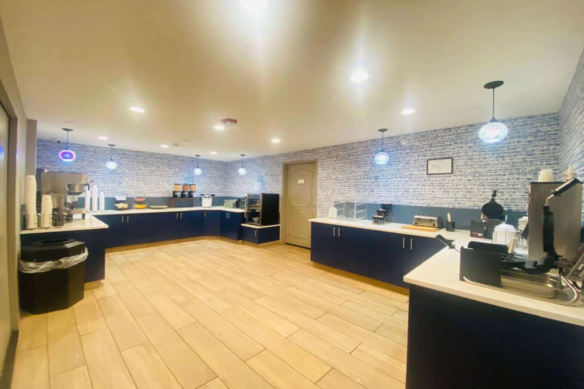Americinn By Wyndham Glendale Milwaukee Whitefish Bay Экстерьер фото