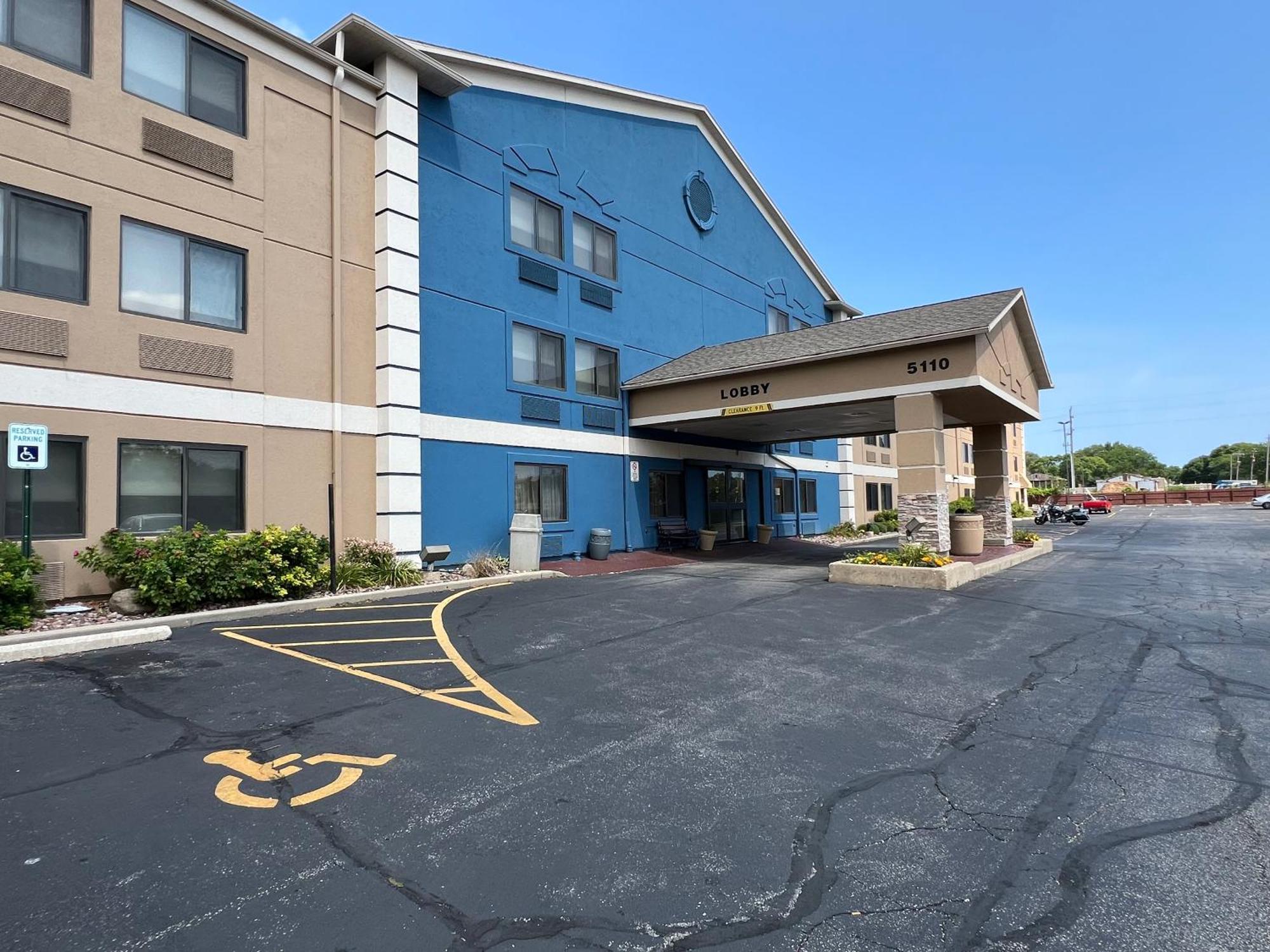 Americinn By Wyndham Glendale Milwaukee Whitefish Bay Экстерьер фото