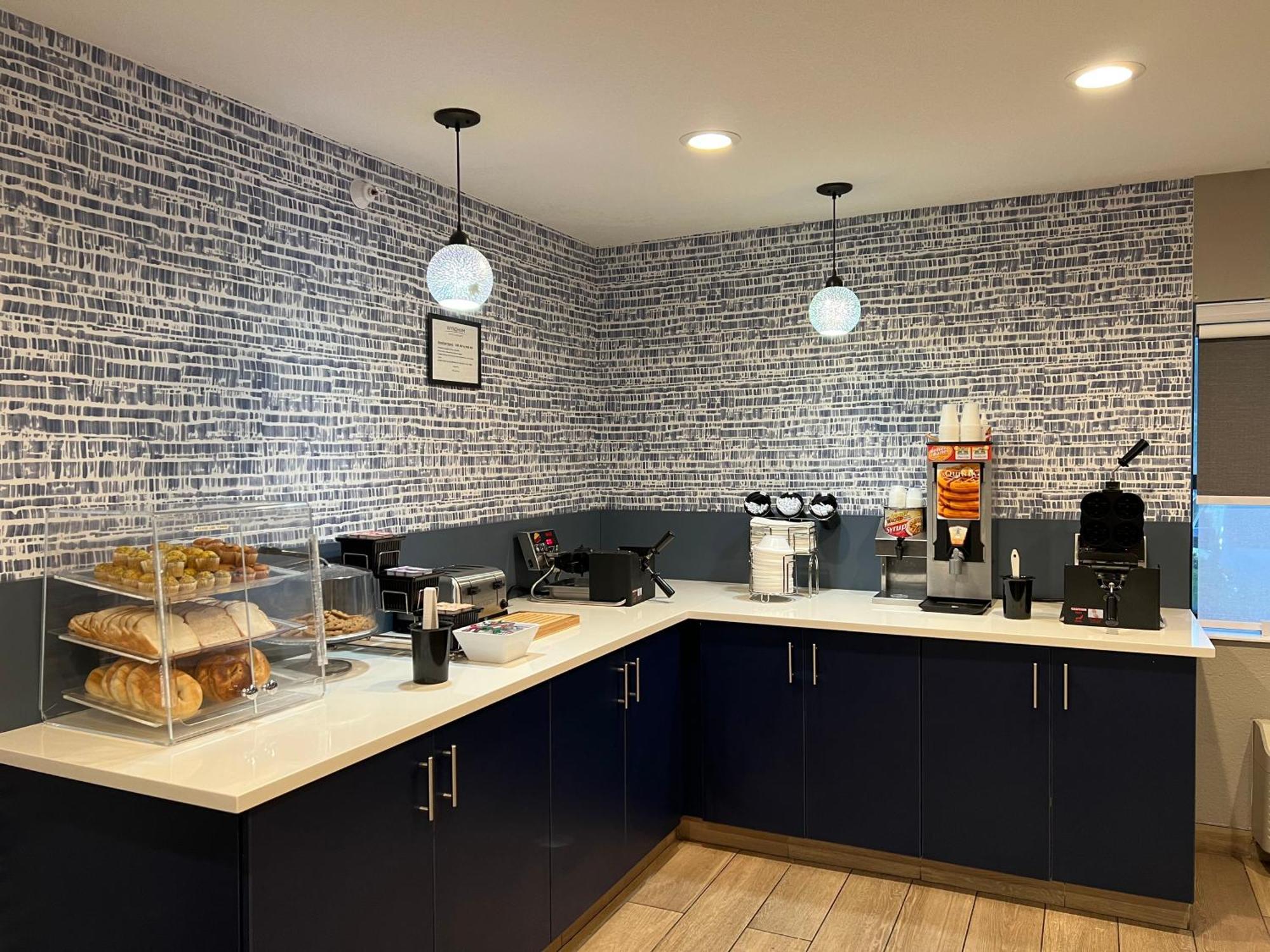Americinn By Wyndham Glendale Milwaukee Whitefish Bay Экстерьер фото